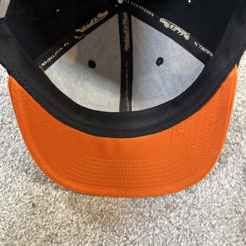 VTG Mitchell‎ & Ness Philadelphia Flyers Snapback Hat Cap Black Orange Spellout - Picture 5 of 7